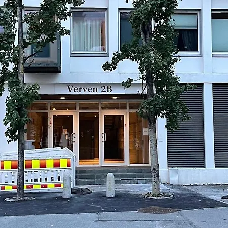 Elite Large With Balcony - Nearby Scandic Business Center Bus Stop Проживание в семье