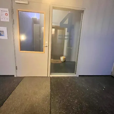 Elite Large With Balcony - Nearby Scandic Business Center Bus Stop *