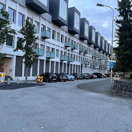 Проживание в семье Elite Large With Balcony - Nearby Scandic Business Center Bus Stop