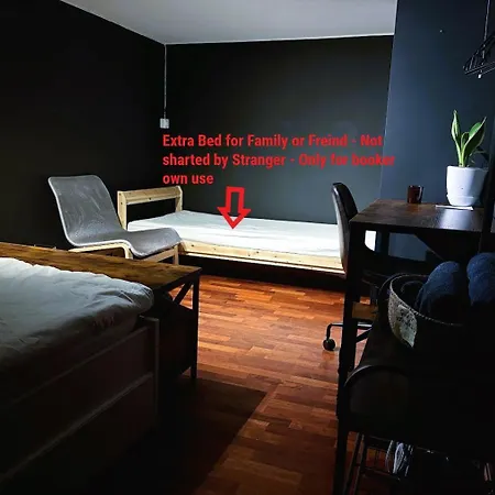 Elite Large With Balcony - Nearby Scandic Business Center Bus Stop Проживание в семье