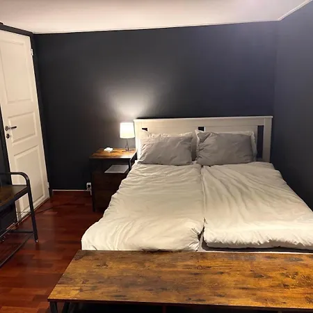 Проживание в семье Elite Large With Balcony - Nearby Scandic Business Center Bus Stop