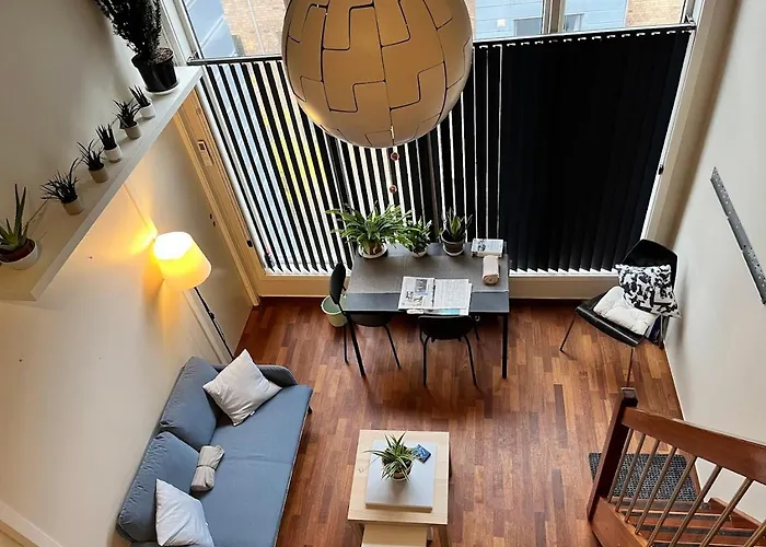 Large With Balcony - Downtown - Nearby Scandic Business Center Bus Stop Privat bolig *